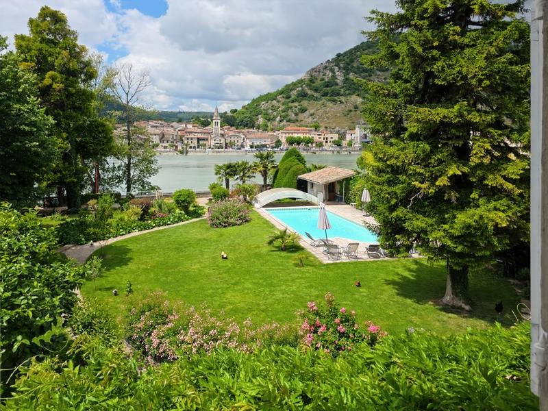 Maison de maîtres - 484 m² - 16 pièces