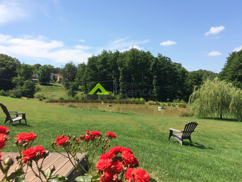 Maison - 270 m² - 11 pièces