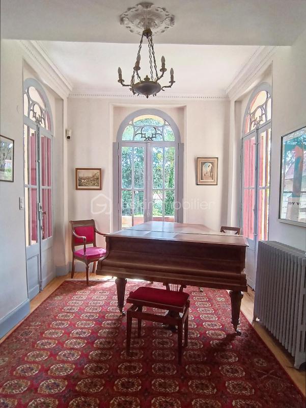 Hôtel particulier - 210 m² - 7 pièces