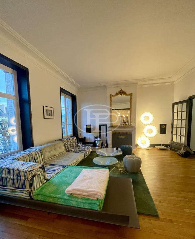 Appartement - 130 m² - 4 pièces