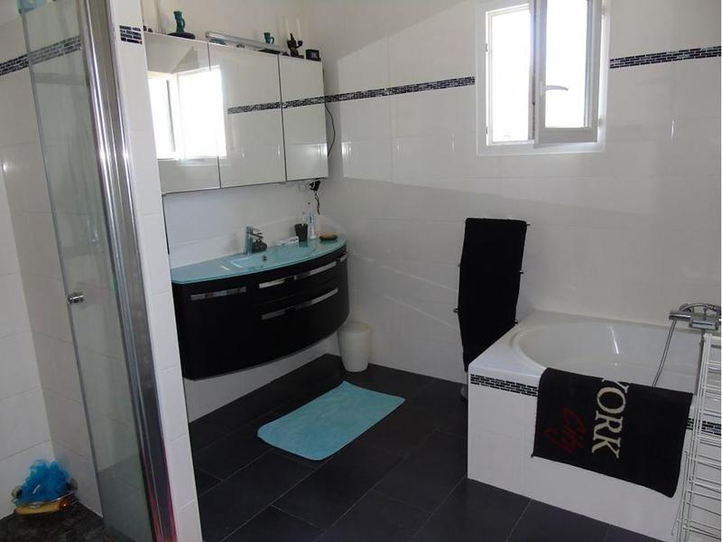 Maison traditionnelle - 180 m² - 7 pièces