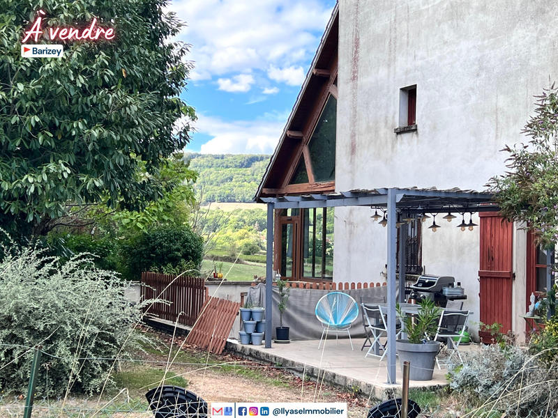 Maison - 289 m² - 10 pièces