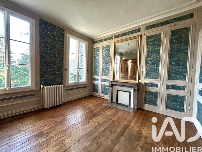Maison - 245 m² - 10 pièces