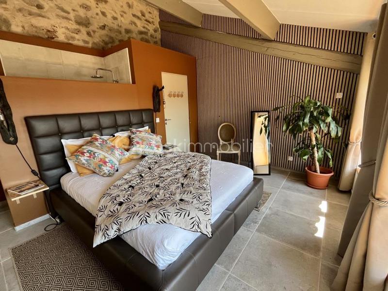 Demeure - 239 m² - 7 pièces