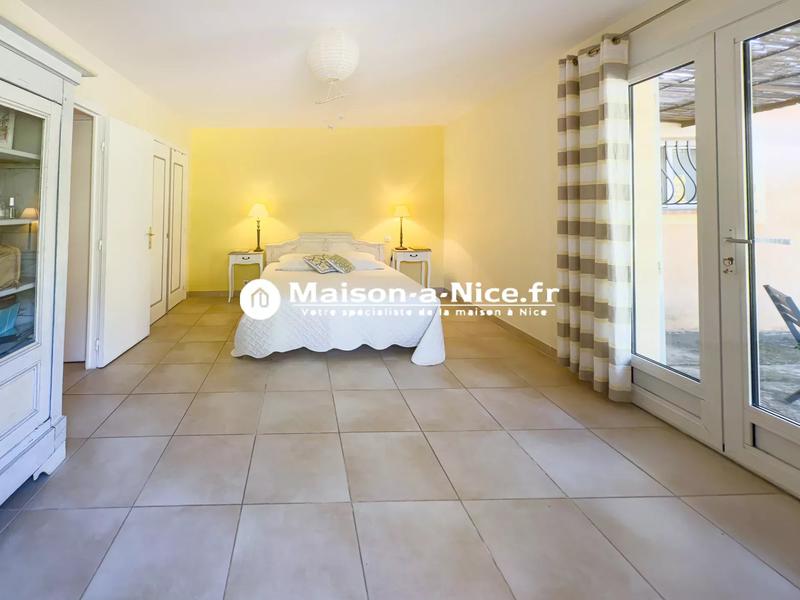 Villa - 240 m² - 7 pièces