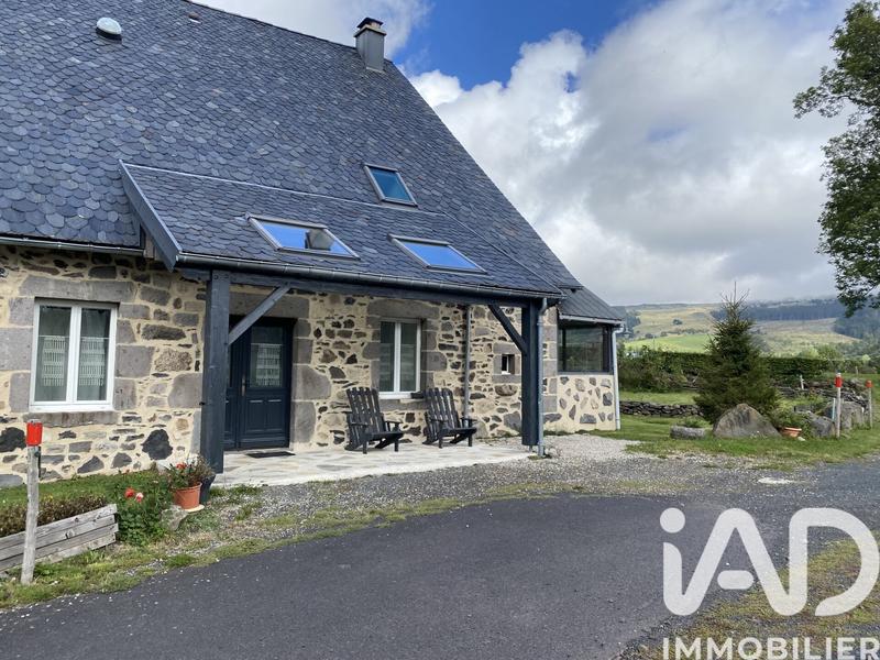 Maison - 240 m² - 5 pièces