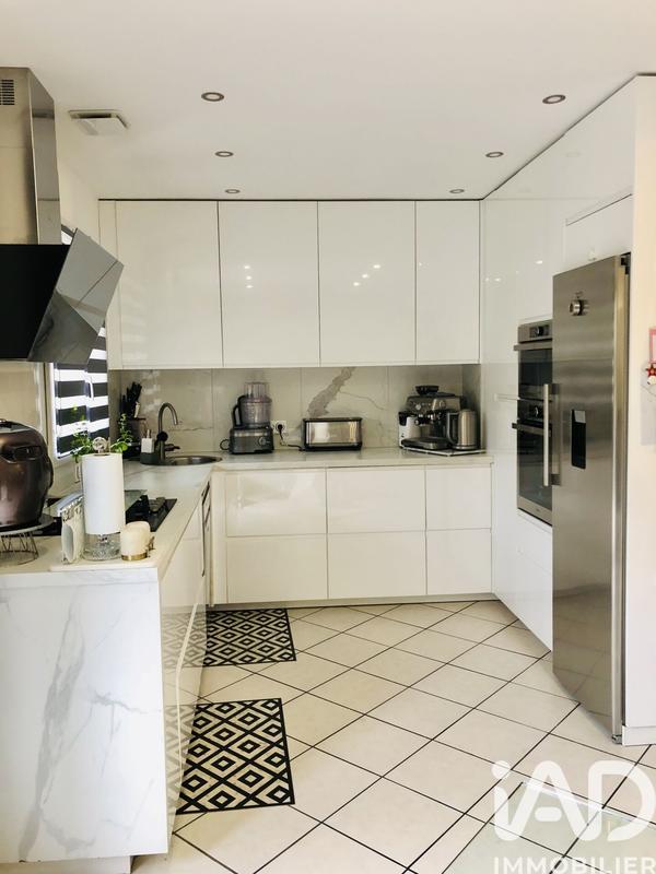 Maison - 99 m² - 5 pièces