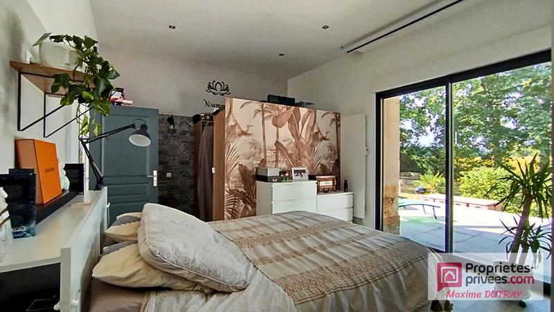 Maison - 210 m² - 6 pièces