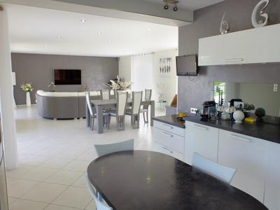 Maison - 185 m² - 6 pièces