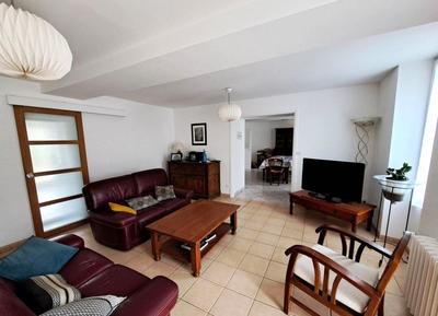 Maison - 152 m² - 9 pièces