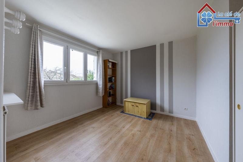 Maison traditionnelle - 87 m² - 4 pièces