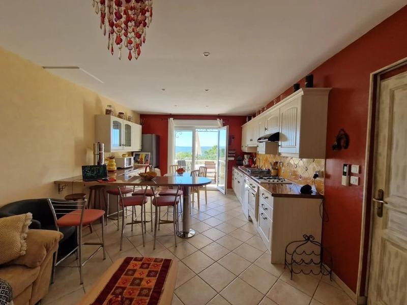 Maison chambre d'hôtes - 240 m² - 11 pièces