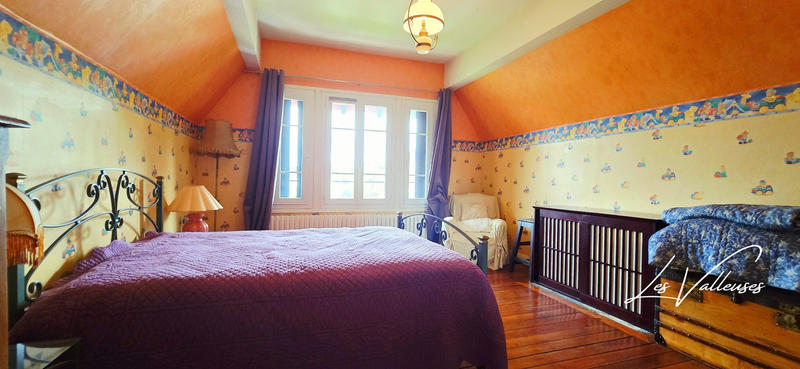 Maison - 308 m² - 8 pièces