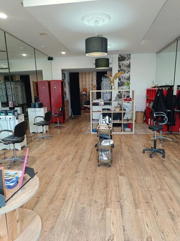 Local commercial - 82 m² - 1 pièce