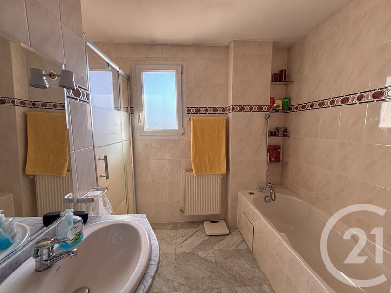 Maison - 138 m² - 6 pièces