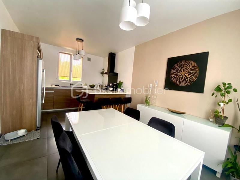 Maison - 97 m² - 4 pièces