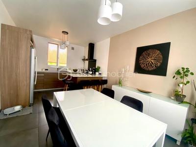 Maison - 97 m² - 4 pièces