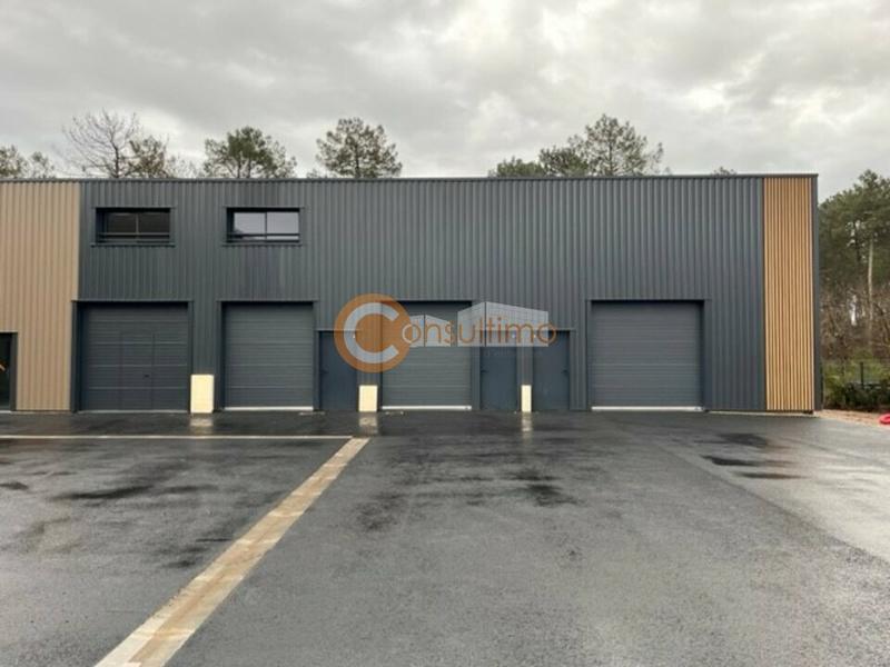 Local d'activité / Entrepôt - 57 m²