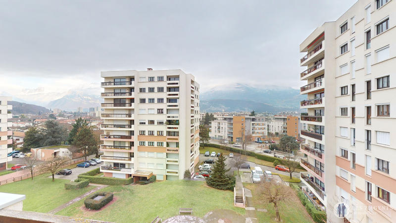 Appartement - 95 m² - 5 pièces