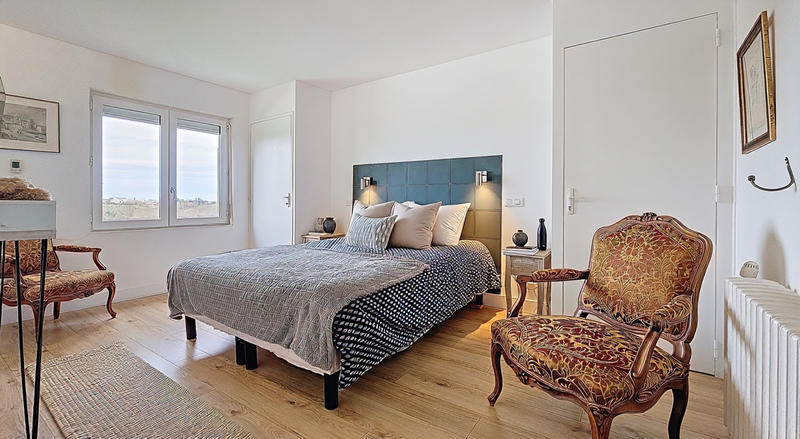 Maison - 284 m² - 8 pièces