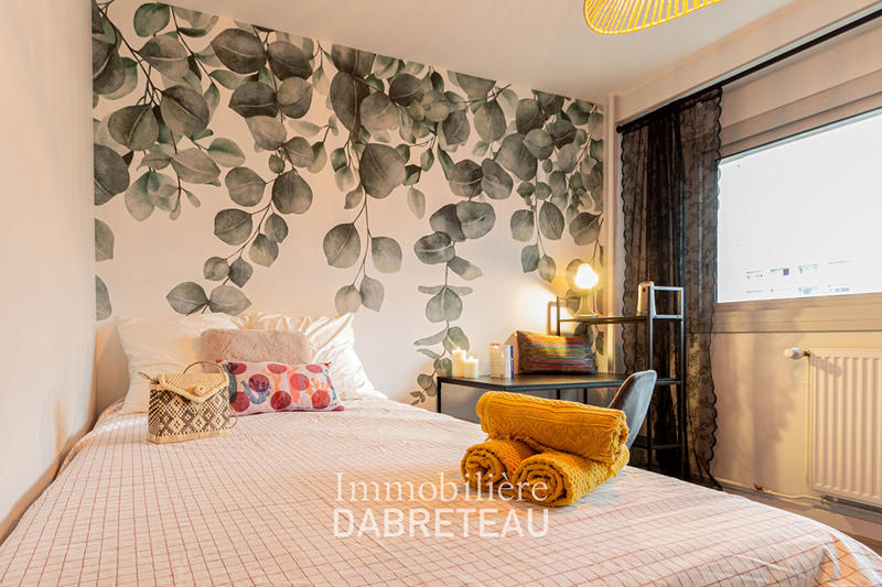 Appartement - 100 m² - 7 pièces