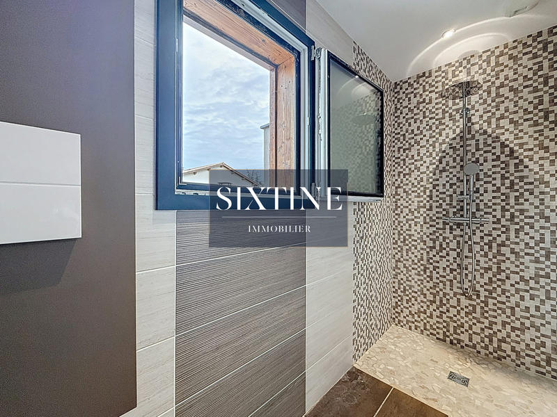 Maison - 138 m² - 5 pièces