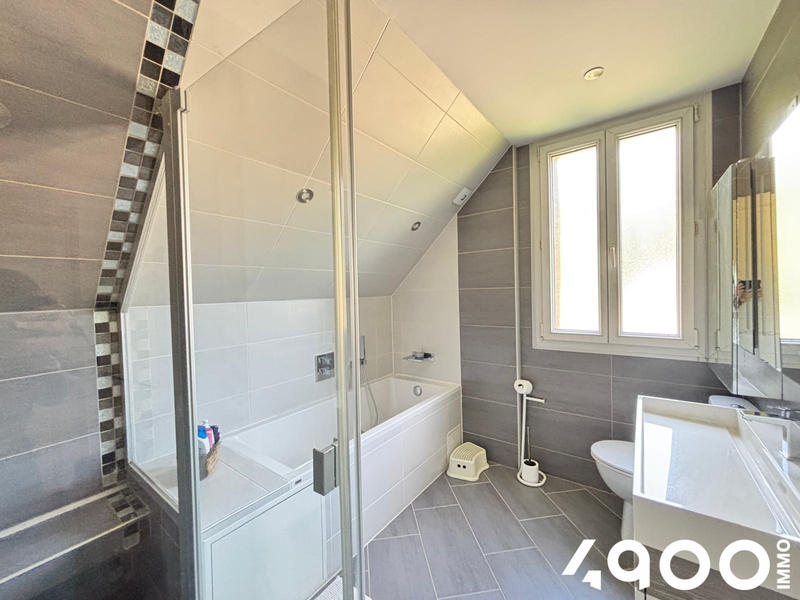 Maison - 150 m² - 7 pièces