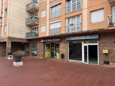 Local commercial - 87 m² - 3 pièces