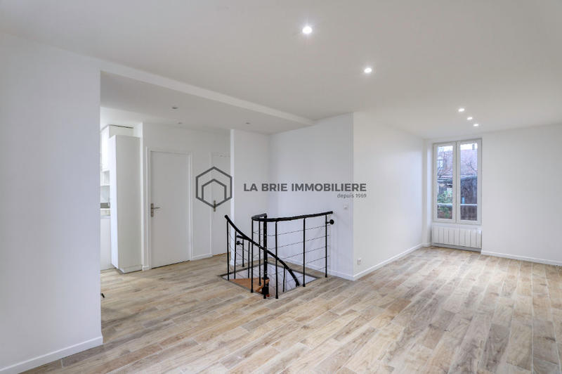 Local commercial - 98 m² - 5 pièces