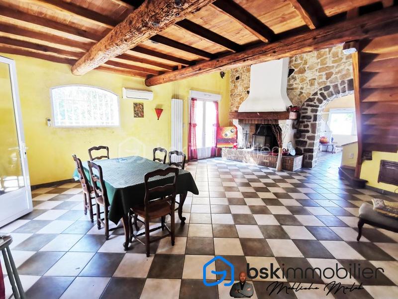 Maison - 208 m² - 7 pièces