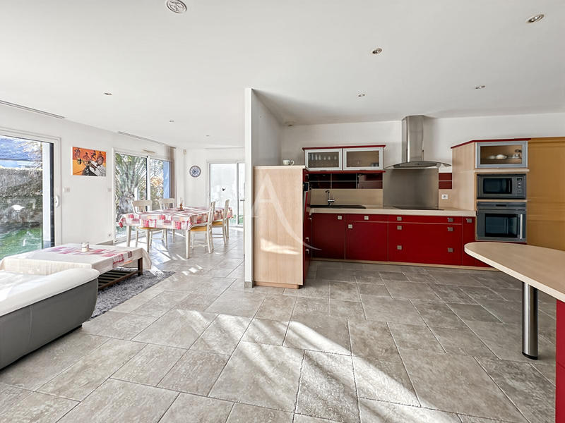 Maison - 217 m² - 6 pièces