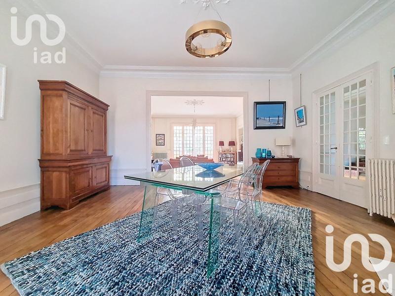 Maison - 480 m² - 11 pièces