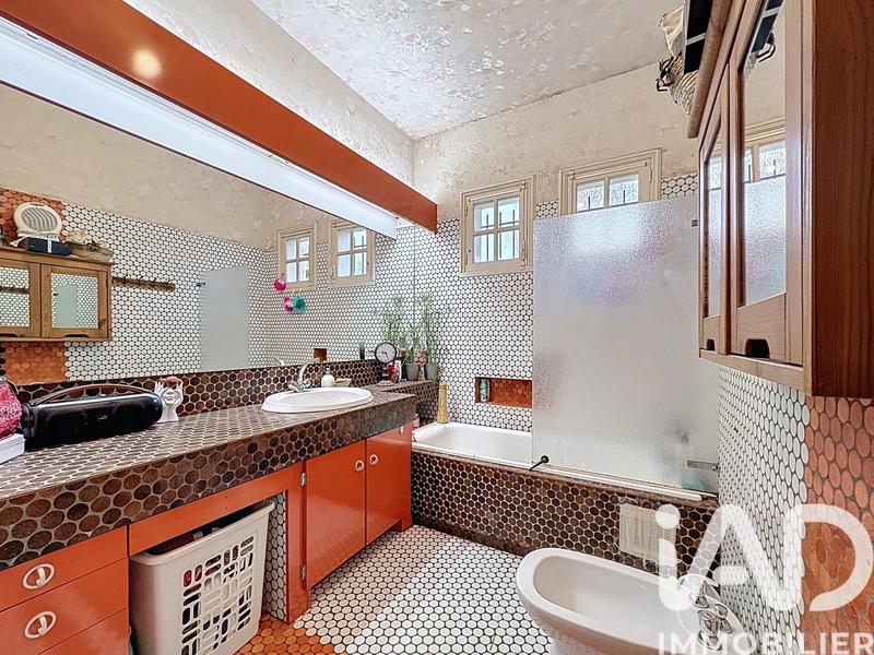 Maison - 193 m² - 8 pièces