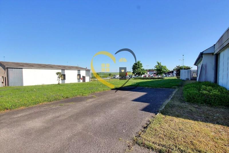 Local commercial - 185 m² - 10 pièces