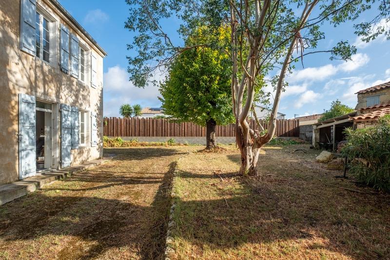 Maison en pierre - 105 m² - 4 pièces