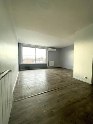 Appartement - 104 m² - 6 pièces