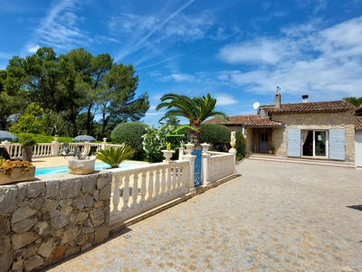 Villa - 185 m² - 7 pièces