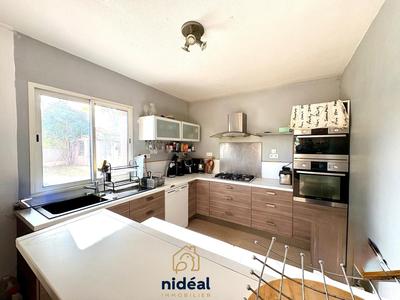 Maison - 180 m² - 8 pièces