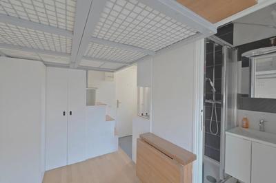 Studio - 10 m² - 1 pièce