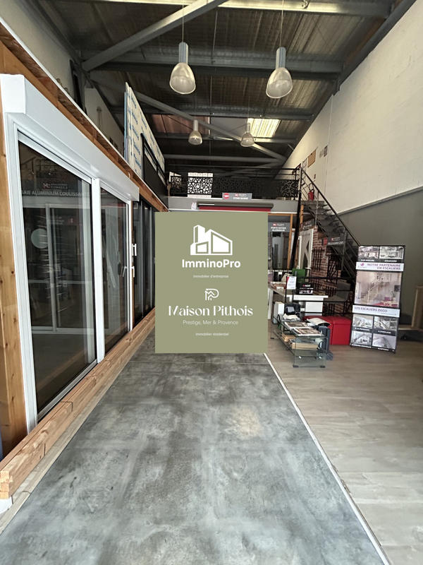 Local commercial - 225 m²