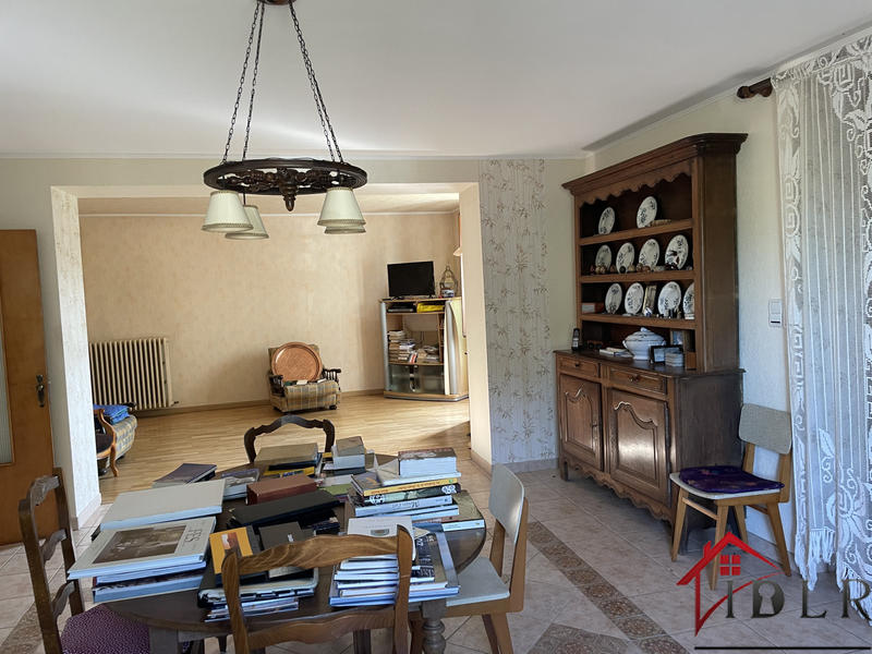 Maison - 250 m² - 7 pièces