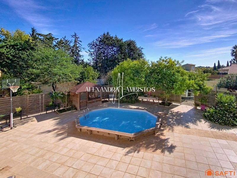 Maison - 248 m² - 10 pièces