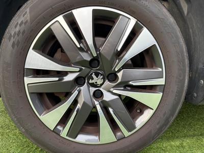 Peugeot 2008 1.2 Puretech 110 s&amp;S Allure