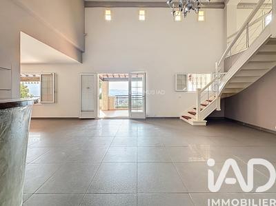 Maison - 195 m² - 6 pièces