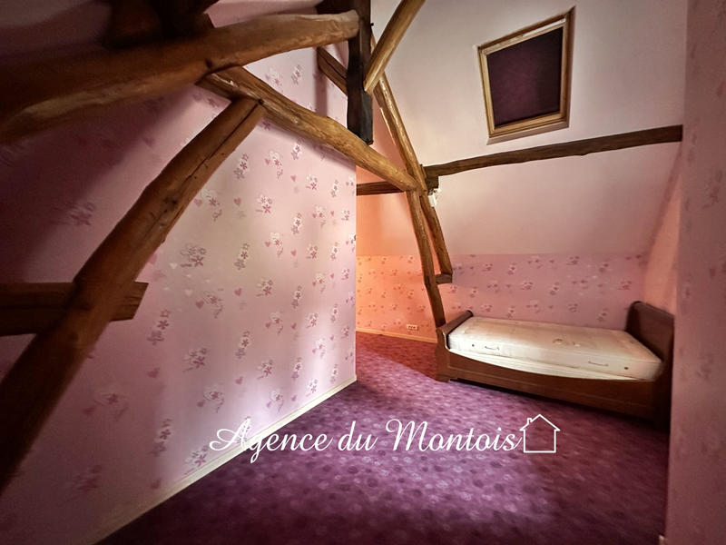 Maison - 192 m² - 6 pièces