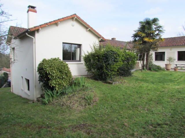 Maison - 205 m² - 10 pièces