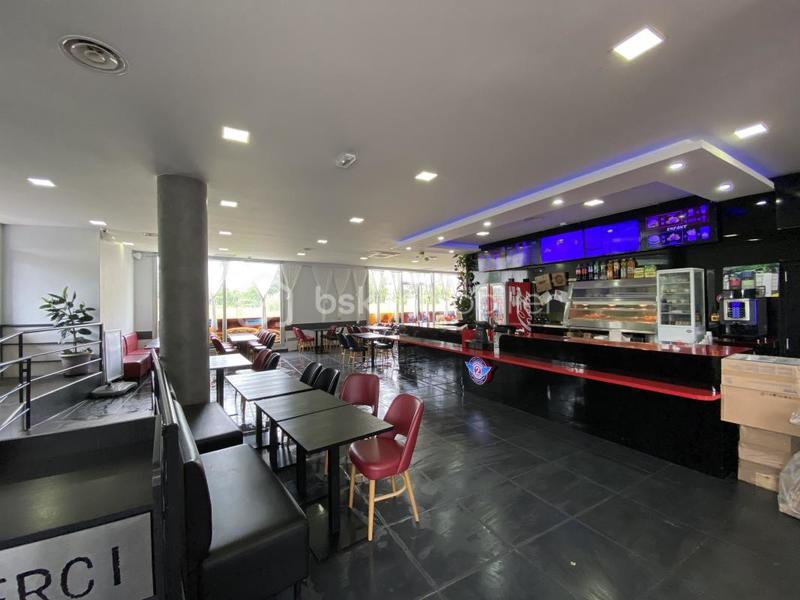 Local commercial - 280 m²