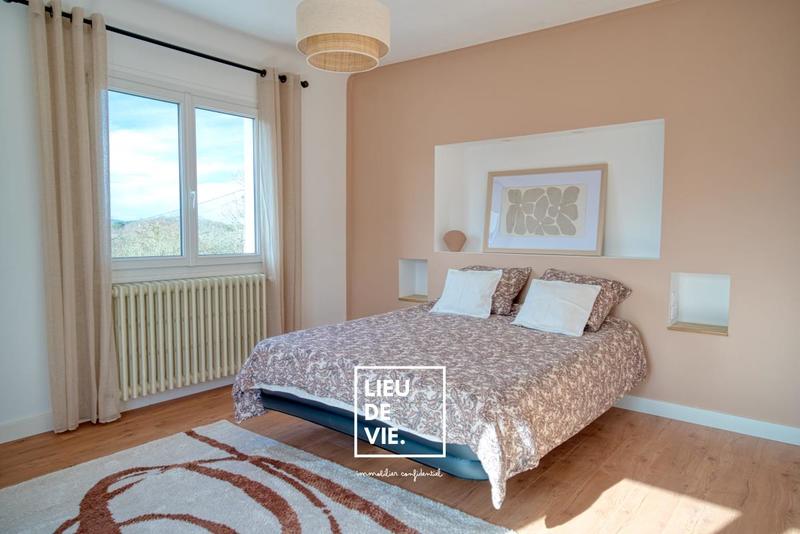 Maison ancienne - 325 m² - 9 pièces