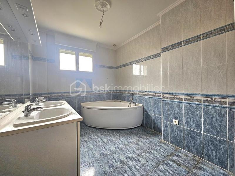 Maison - 155 m² - 8 pièces