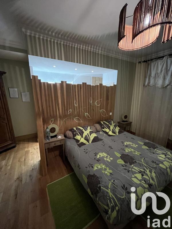 Maison - 729 m² - 23 pièces